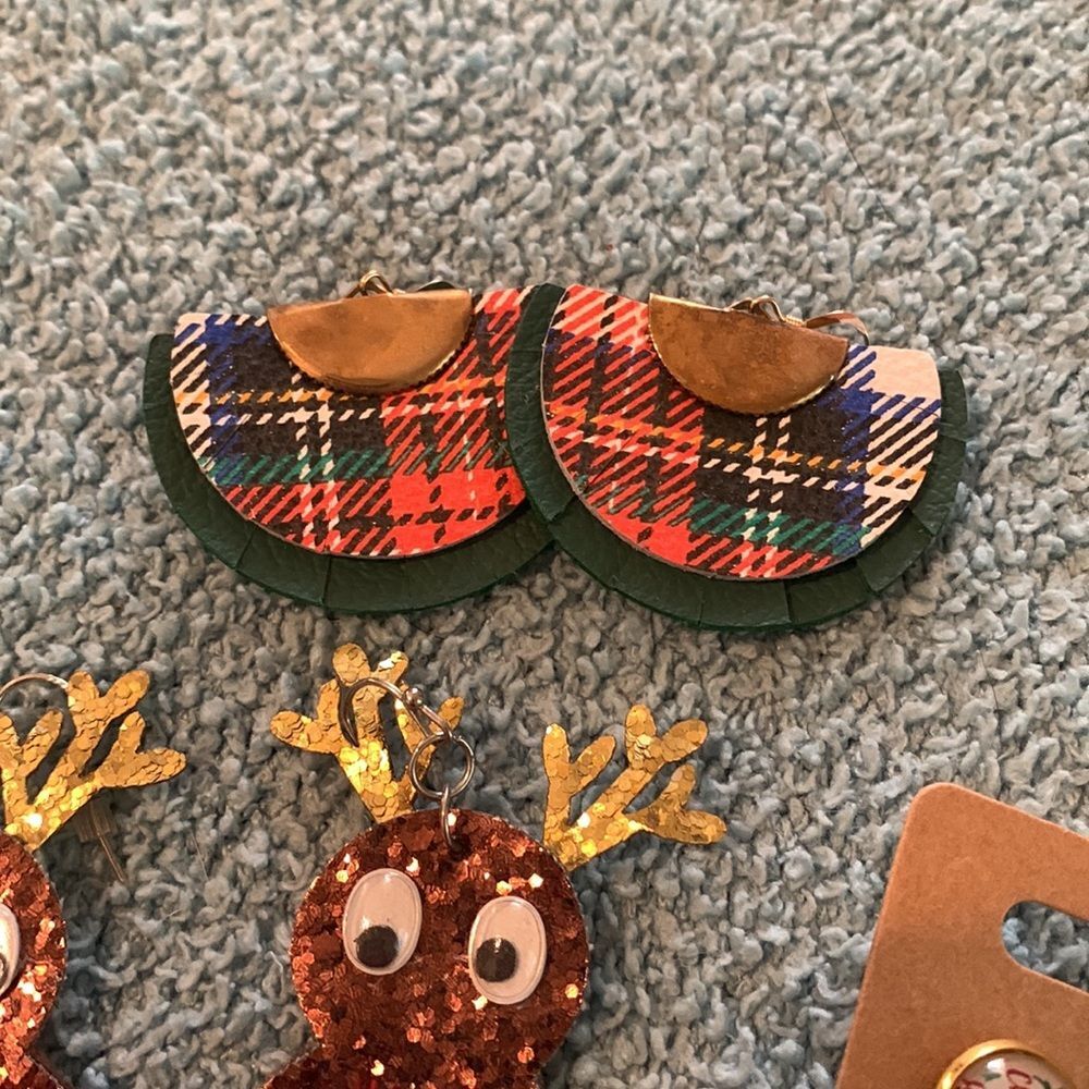Christmas earring bundle - Picture 10 of 10